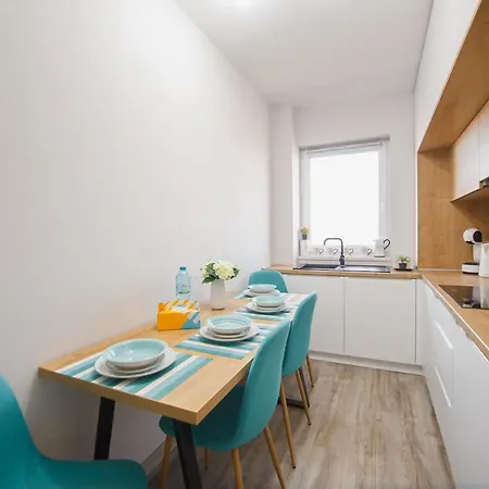 Creamy Wood Haven Apartment Oradea Exterior photo