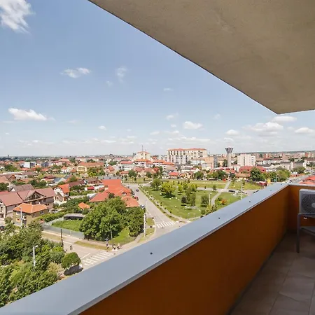 Creamy Wood Haven Apartment Oradea Exterior photo